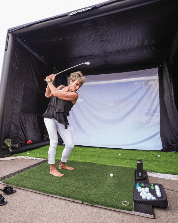 gimme golf simulator portable women swinging-min